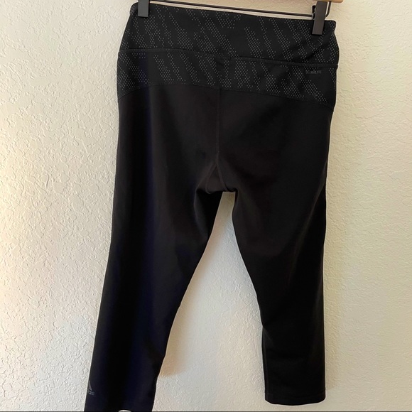 Adidas climalite Capri leggings. - Picture 2 of 12